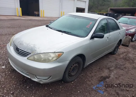 2005 Toyota Camry Std z USA, uszkodzony, nr VIN JTDBE32K853028922